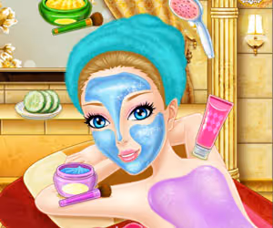 Bathing Spa Pregnant Queen